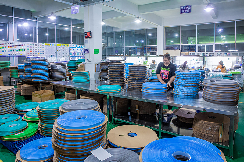 Cylindrical Cell PET Heat Shrink Sleeve Production Workshop